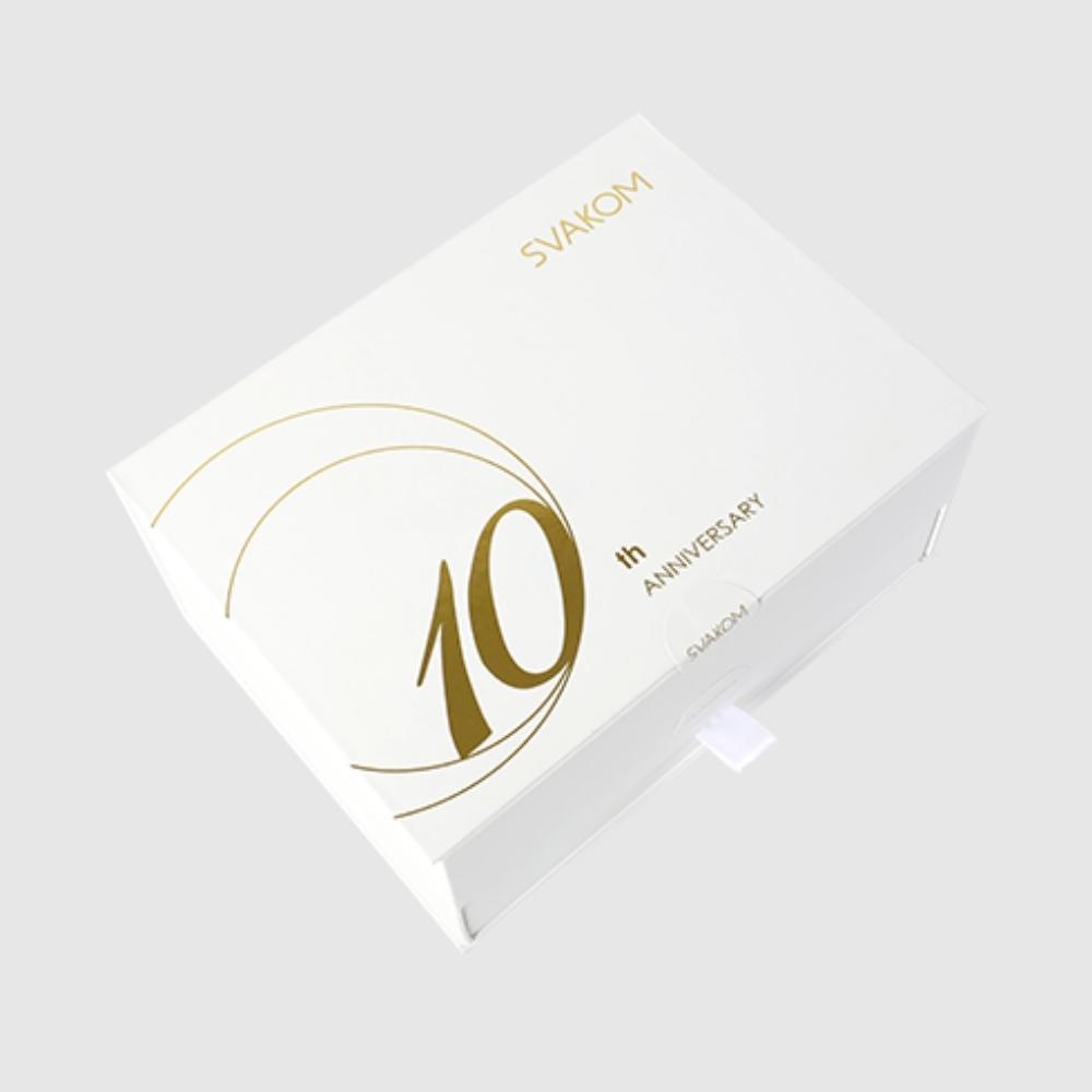 10-YEAR LIMITED-EDITION ANNIVERSARY BOX (US ONLY)